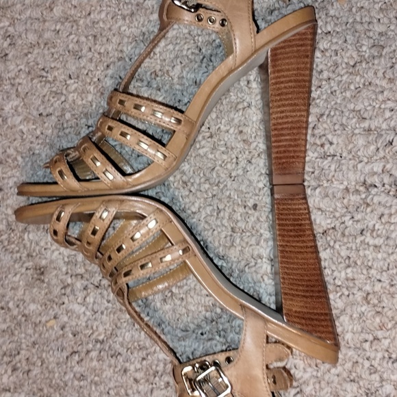 ⭐CARLOS Santana Champagne Gold and Tan Heels, Size 8.5M - Picture 4 of 8